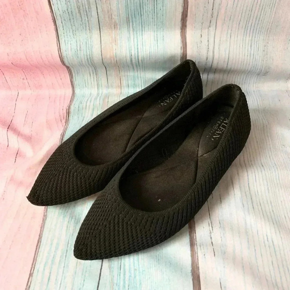 Black Alfani pointed toe flats - Picture 3 of 9